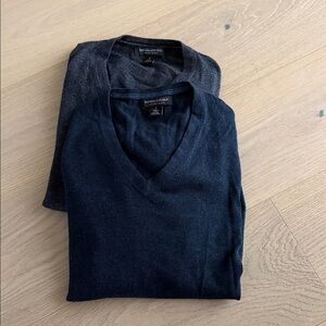 2 Banana Republic Men’s luxury Blend V-Neck Sweaters (Dark Blue & Grey)